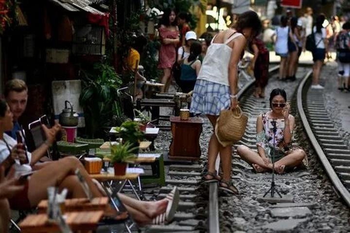 Hotspot Matrix và Quán cafe đầu tiên CẤM khách dùng laptop ngồi làm việc: ''Khách yêu cầu